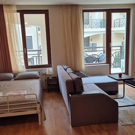 Oasis With Balcony And Underground Parking Available In Iglika, Golden Sands 公寓