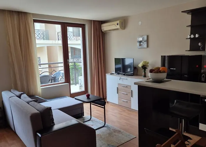 Oasis With Balcony And Underground Parking Available In Iglika, Golden Sands Apartman
